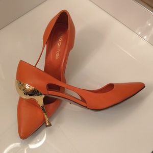 Sergio Rossi Heels with Hammered Gold Heels, sz 38.5